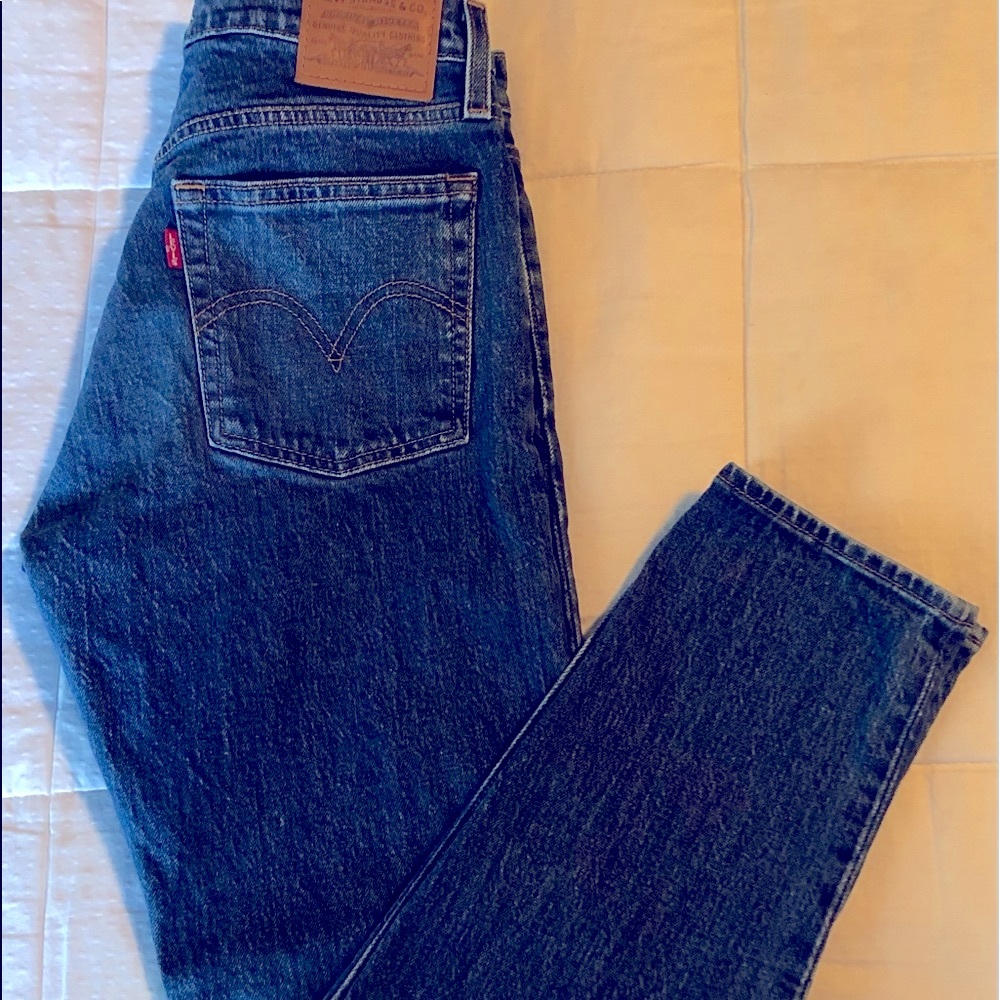 Levi’s Wedgie Icon Fit🔹High Waisted🔹Ankle Jeans